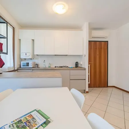 Apartmentsgarda - Residenza Elisabetta 10 דירה *