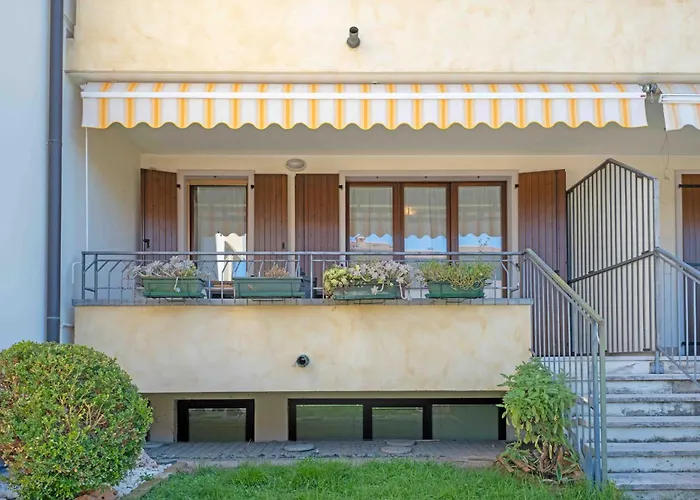 Апартаменты Apartmentsgarda - Residenza Elisabetta 10 Бардолино